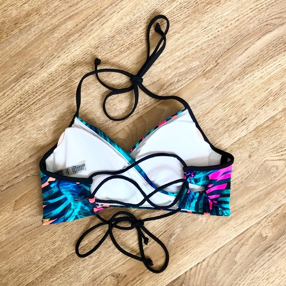 VS PINK Bikini - Picture 3 of 6